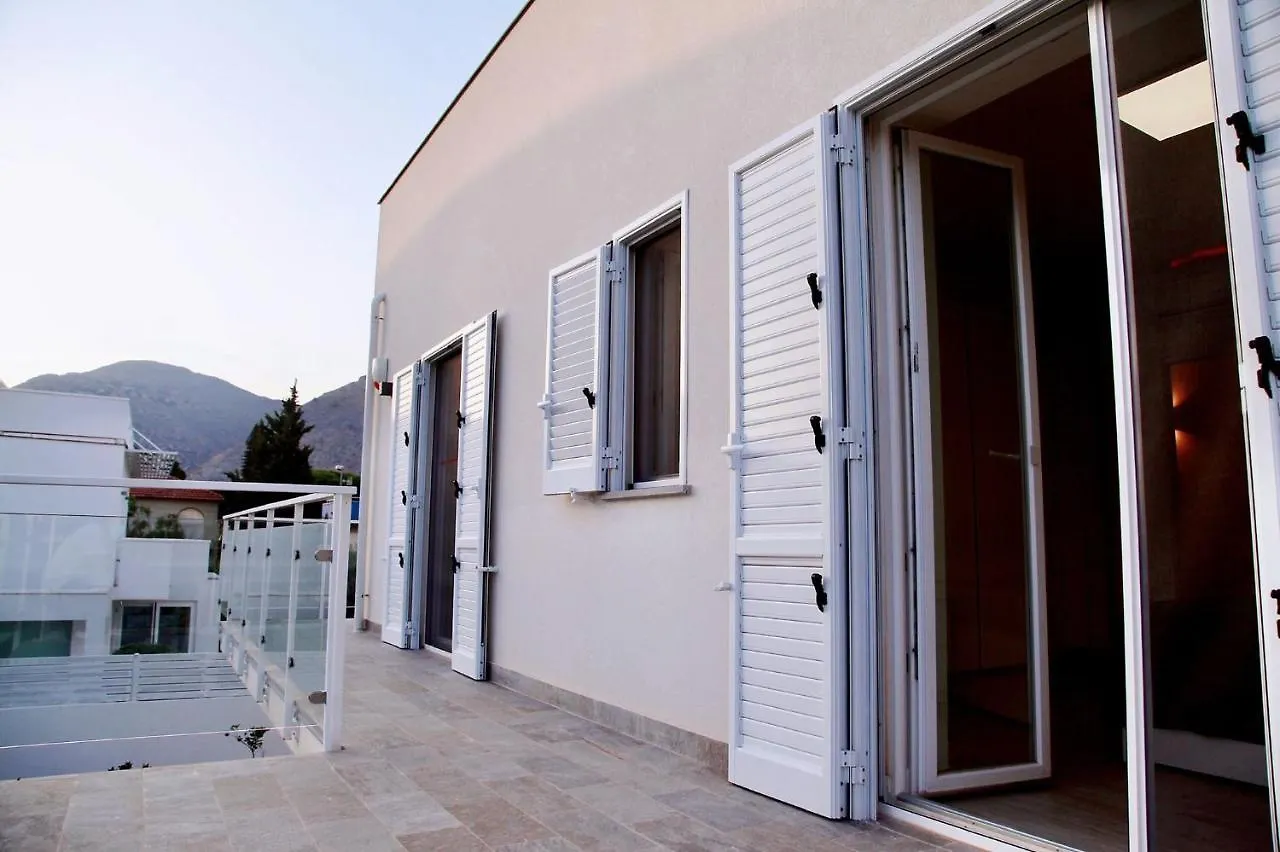 Villa Saline A Mondello Palermo Italy